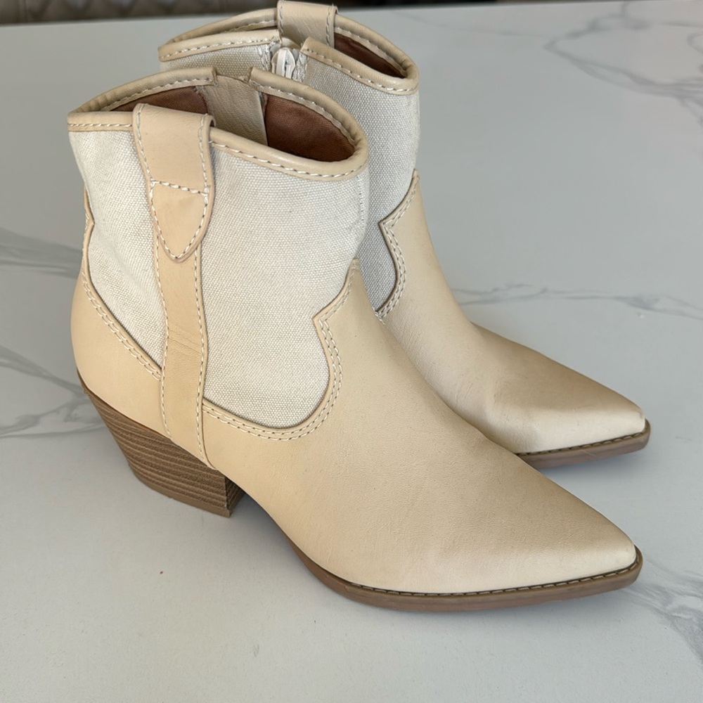 Universal threads kay western boots size 7. Worn 2x